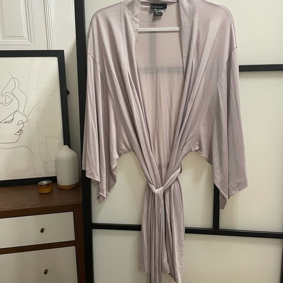 Natori Lilac Robe Small - Picture 3 of 3